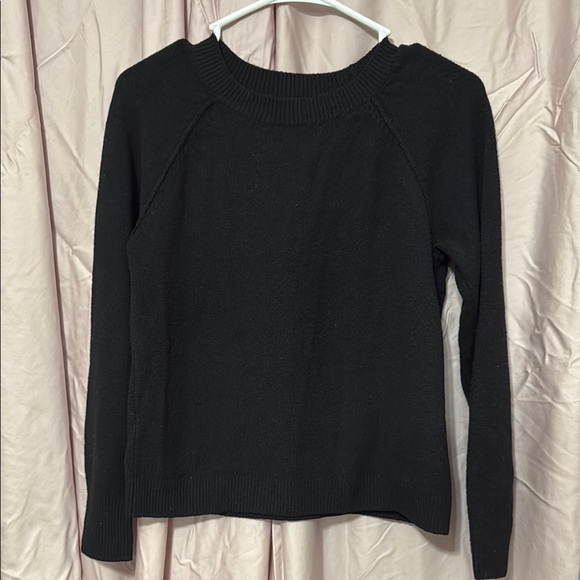 Cozy Black Crew Neck Sweater with Soft Knit and Ribbed Cuffs size Medium - Picture 1 of 6